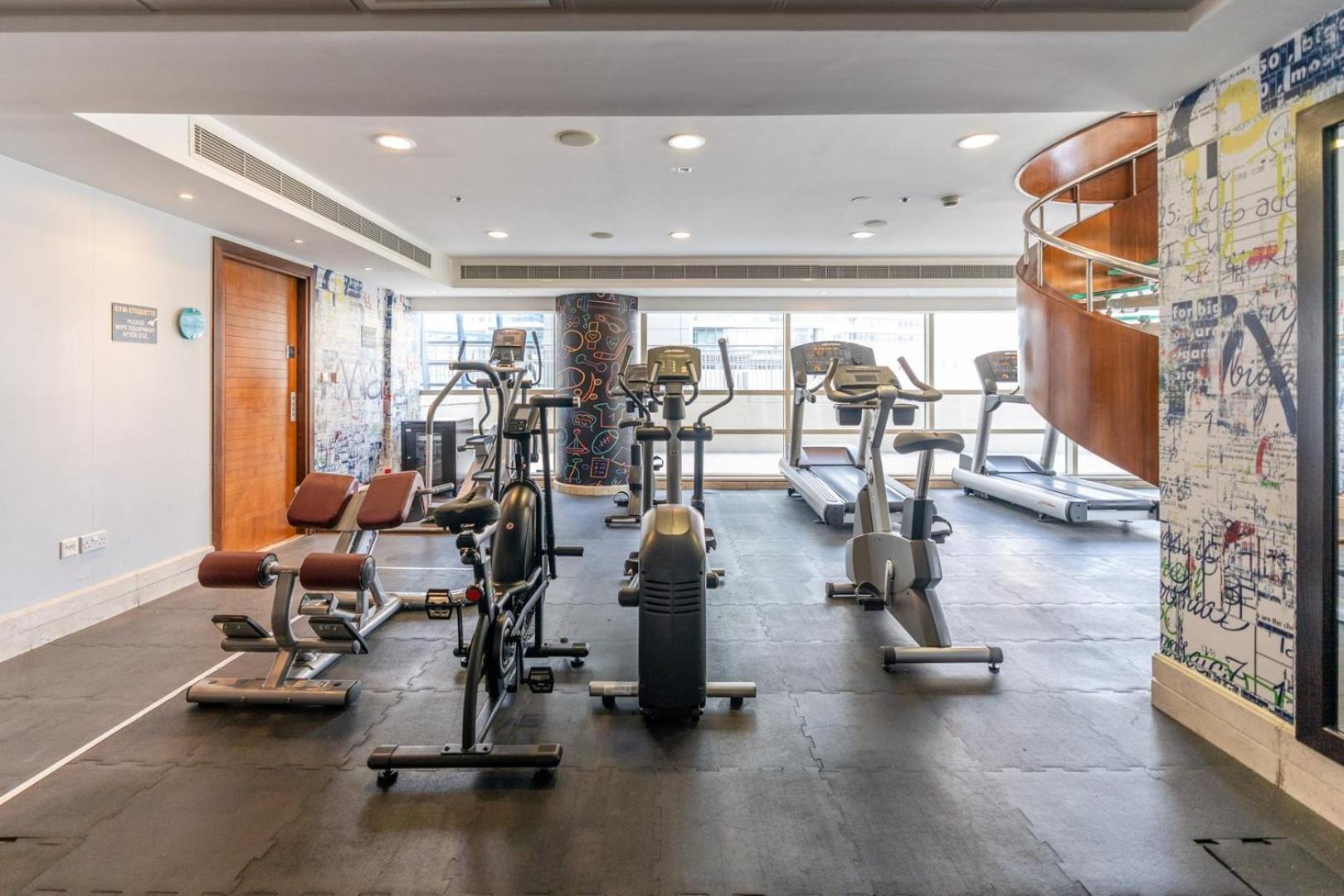 Apartment Postcard Marina Views- Spacious & Luxurious 1br - 3mn Walk To Tram, Jbr & (adults Only) Dubai